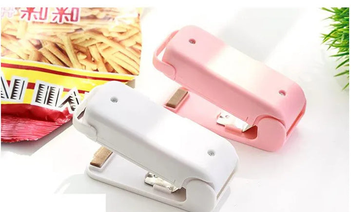 Mini handheld bag sealer for food storage bags